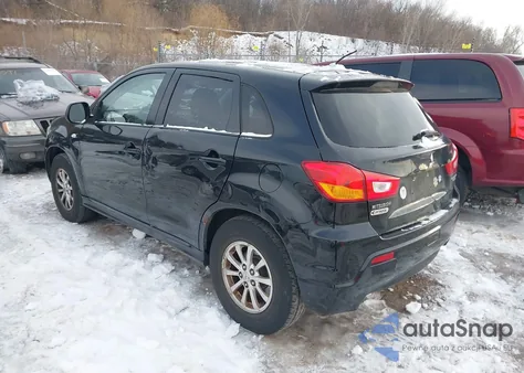 2011 Mitsubishi Outlander Sport Es z USA, uszkodzony, nr VIN JA4AP3AU3BZ014146